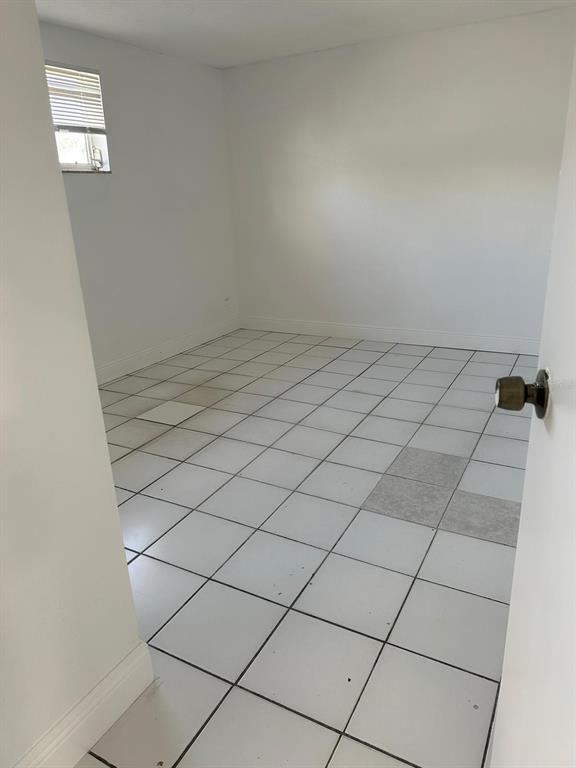 Building Photo - 4950 Fleetwood St