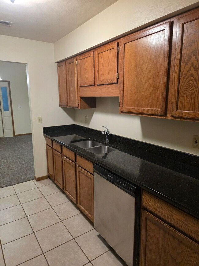 Building Photo - 515 Bienterra Trail