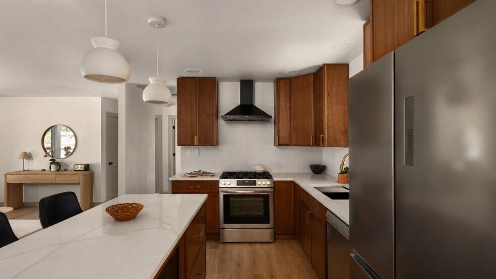 Building Photo - 337 W Merriweather St