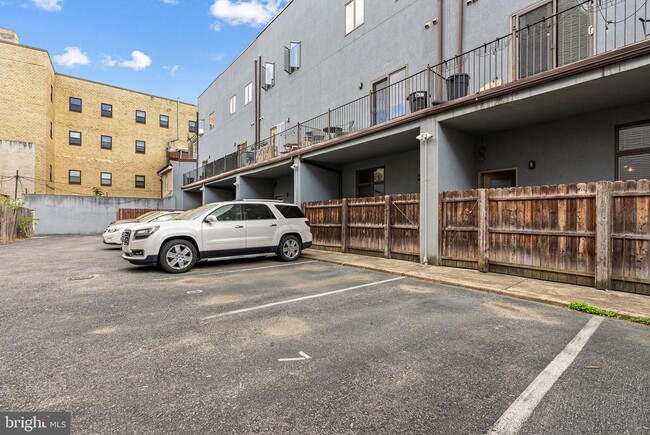 Building Photo - 1535 Fairmount Ave