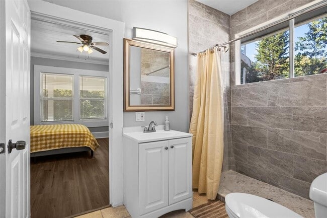 Building Photo - 1571 S Myrtle Ave