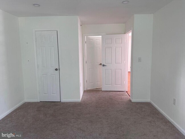 Building Photo - 5960 Millrace Ct