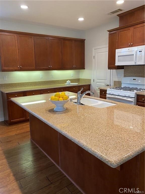 Building Photo - 126 Cascade Creek