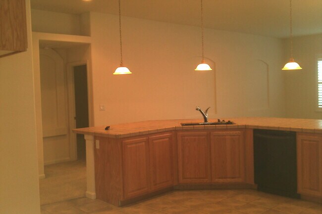 Building Photo - 6503 Kingbird Ct