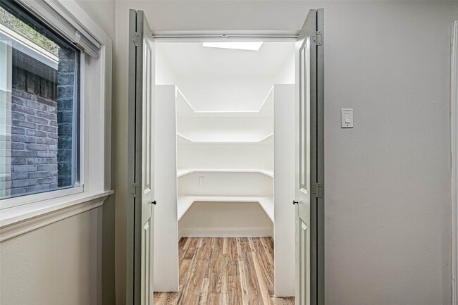 Building Photo - 24026 Tayloe House Ln