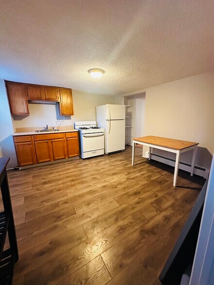 Building Photo - 139 Princeton St