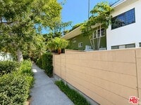 Building Photo - 5370 1/2-5372 Village Green