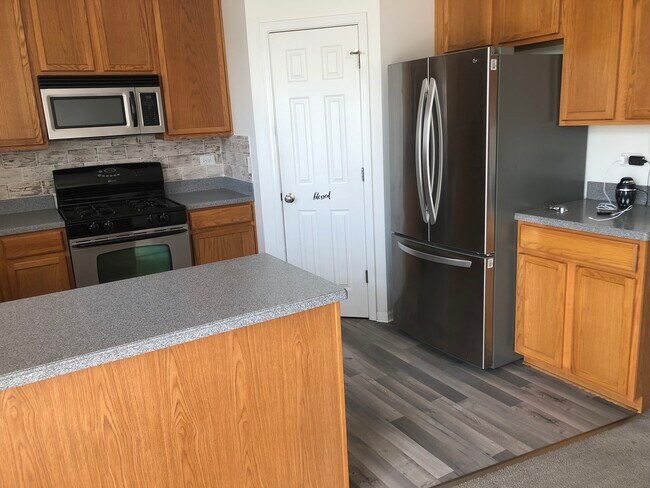 Building Photo - 928 Charlton Ln