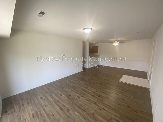 Building Photo - 100 Chesterfield Ln