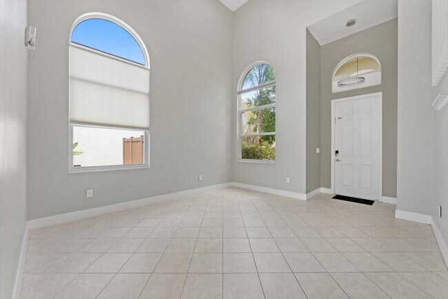 Building Photo - 9825 Scribner Ln