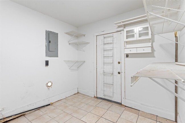 Building Photo - 10906 Keese Dr