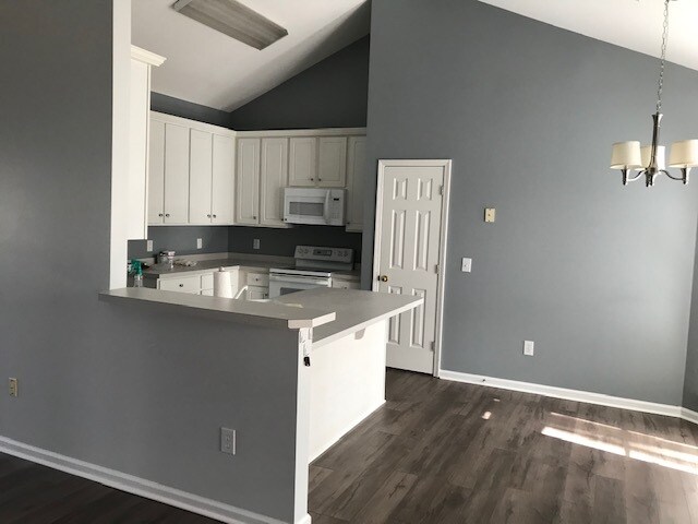 Building Photo - 503 Walkingstick Way