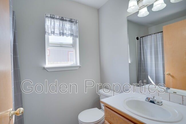 Building Photo - 1178 Tanager Ave