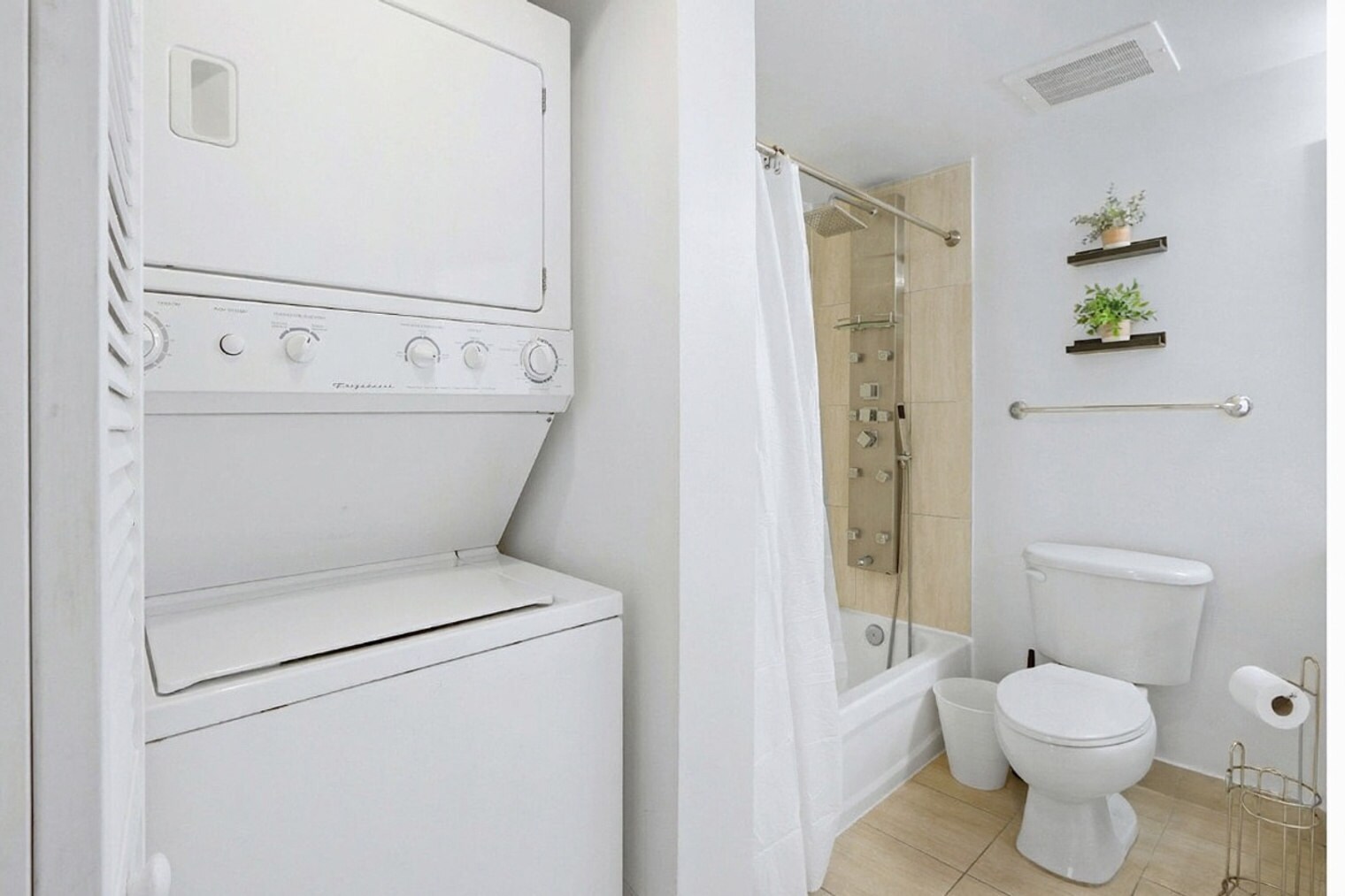 Building Photo - 1750 N Bayshore Dr