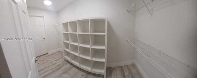Building Photo - 13060 Vista Isles Dr