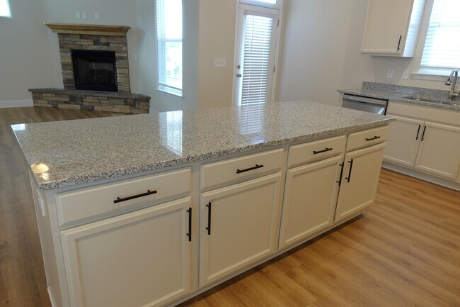 Building Photo - 107 River Trce Lp