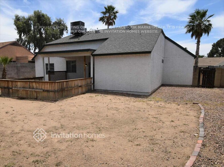 Building Photo - 1102 E Utopia Rd