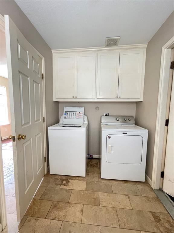 Building Photo - 815 Kiley Dr