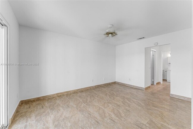 Building Photo - 1303 S Liberty Ave