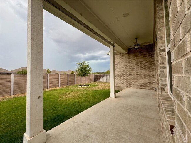 Building Photo - 509 Three Feathers Ct