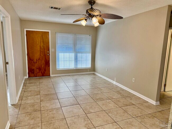 Building Photo - 540 El Matador Trail