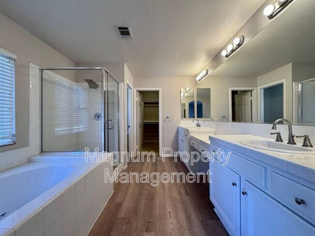 Building Photo - 30906 Crystalaire Dr