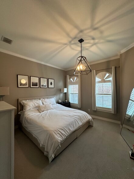 Building Photo - 2448 Worthington St