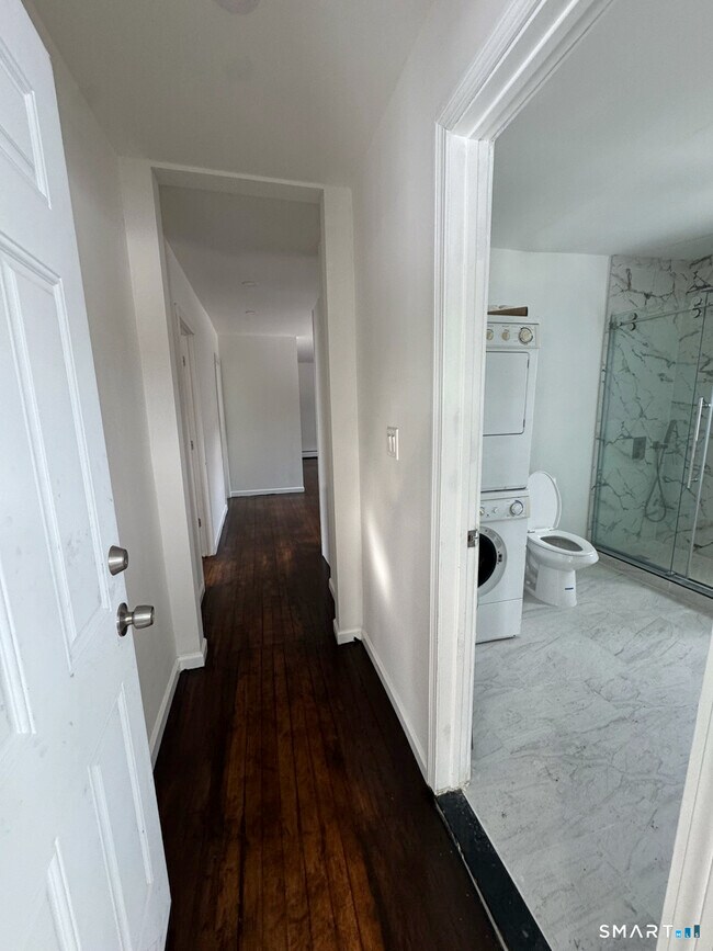 Building Photo - 54 Overlook Ave