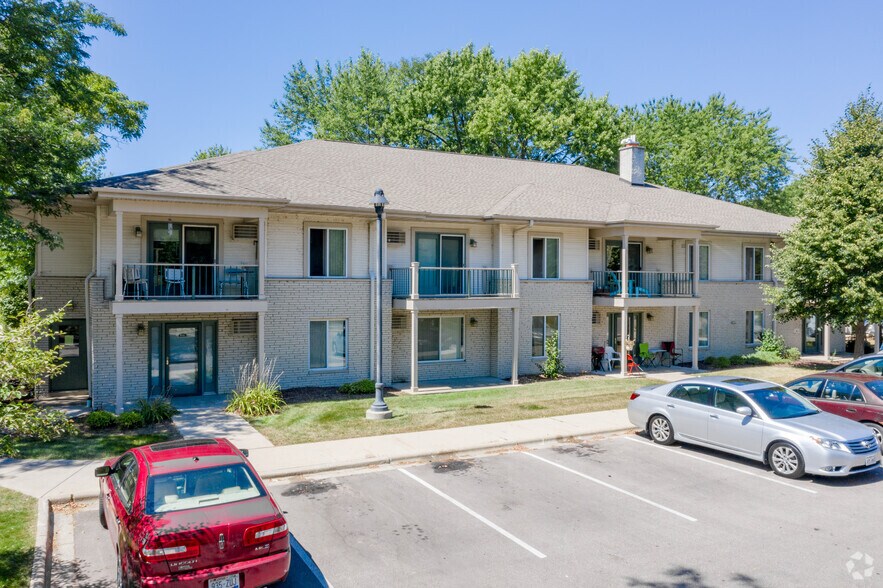 Monona Shores Apartments 2 Waunona Woods Ct Madison WI 53713