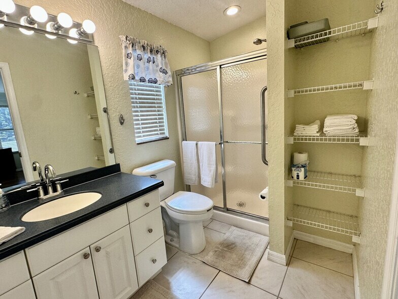 Building Photo - 1292 Nettles Blvd