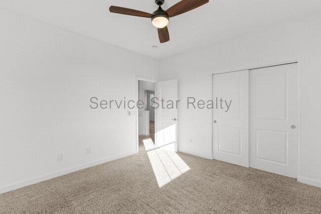 Building Photo - 3218 W Glendale Ave