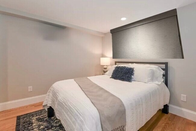 Building Photo - 64 O St