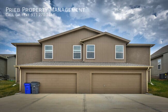 Building Photo - Prairie Haven Duplex - Available January 19th