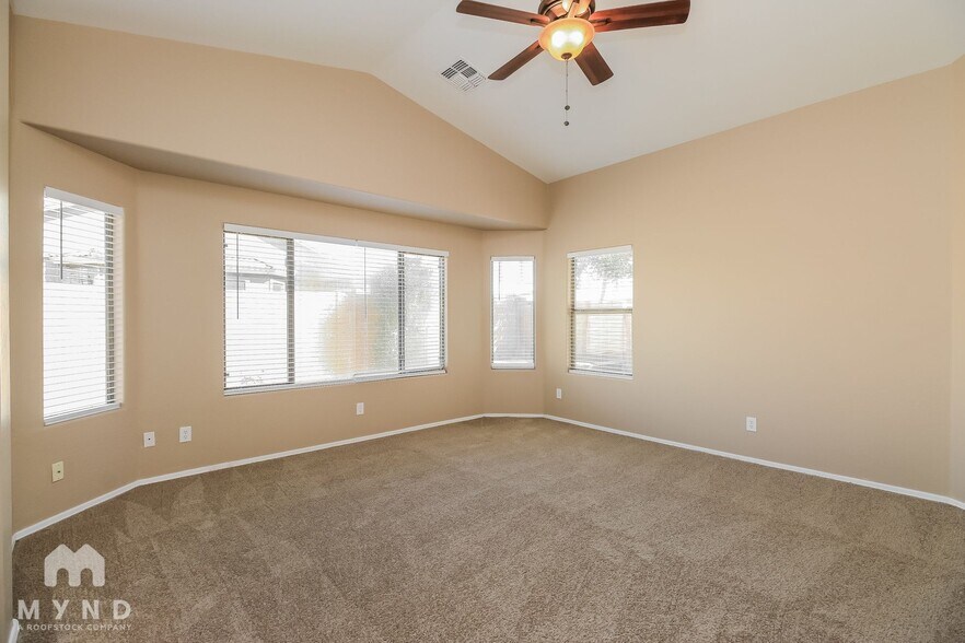 Building Photo - 22354 E Via Del Rancho Rd