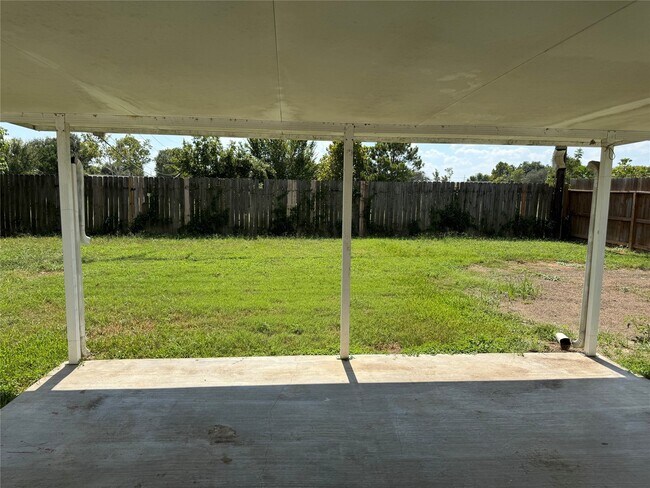 Building Photo - 19927 Windy Nook Dr