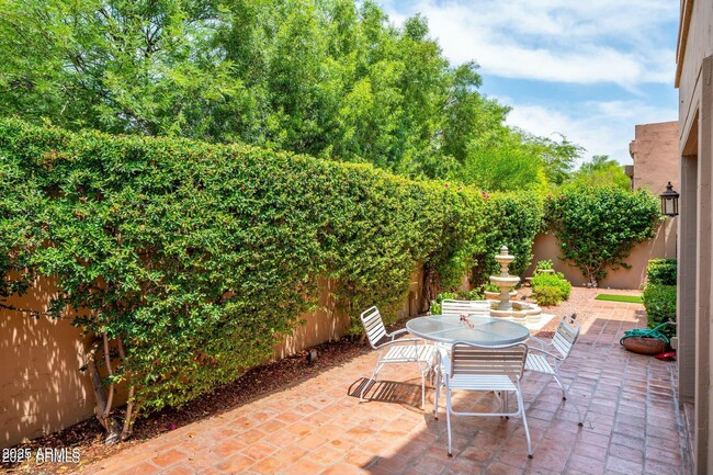 Building Photo - 8526 E Vista Del Lago