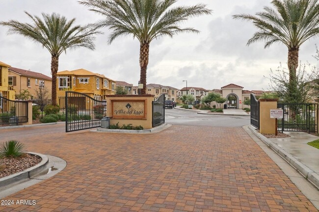 Building Photo - 4015 S Pecan Dr