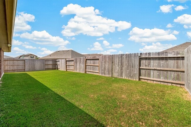 Building Photo - 2605 Golden Palms Ln