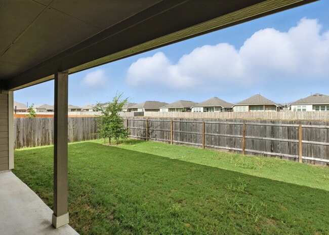 Building Photo - Beautiful 4 Bed, 3 Bath Home - Spacious & ...