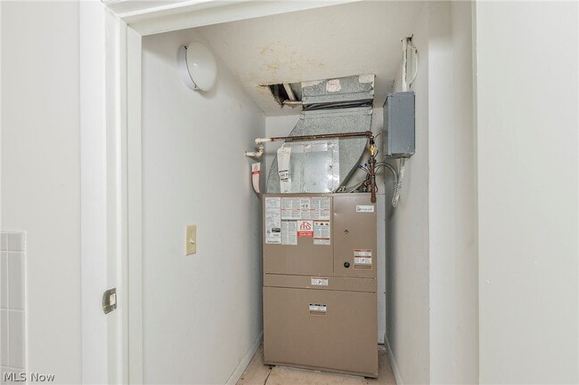 Building Photo - 26101 Village Ln