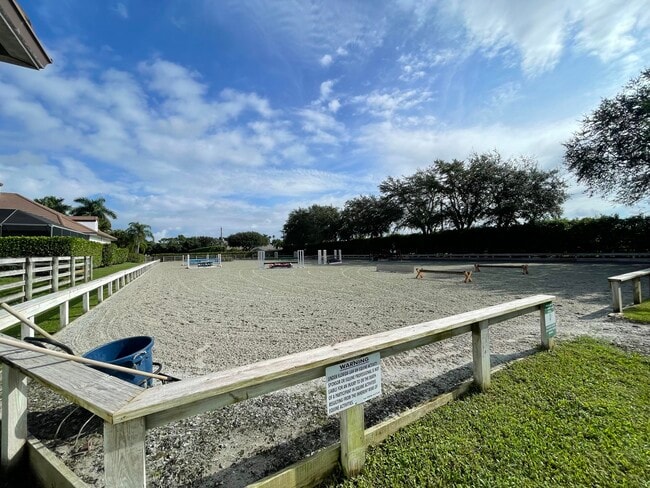 Building Photo - 14372 Equestrian Way