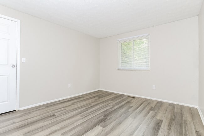 Building Photo - 1355 Cottonwood Dr