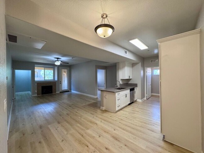 Building Photo - 41410 Juniper St