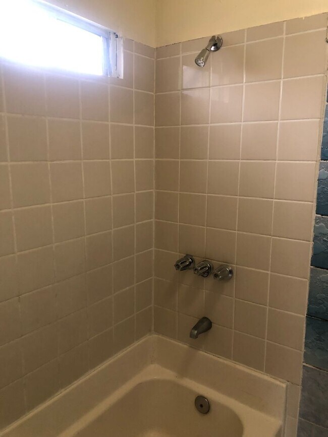 Building Photo - 1380 Gaviota