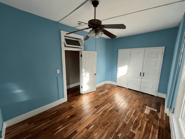 Building Photo - $1000 Move in Special - Beautiful 2 bed 1 bath in unit W/D, renovated kitchen, walkability!