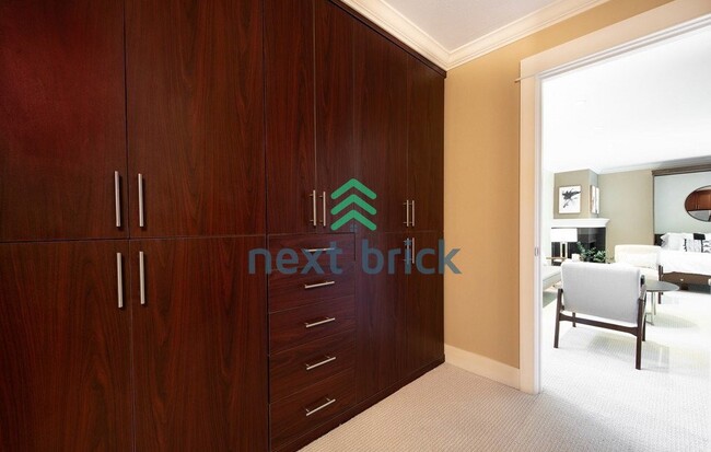 Building Photo - Waterfront Studio Kirkland Available for Rent!