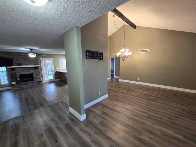 Building Photo - 3420 W Campo Bello Dr