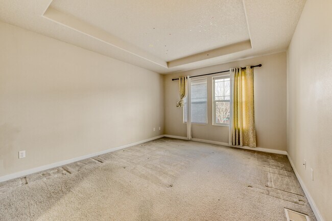 Building Photo - 590 SW 199th Ave