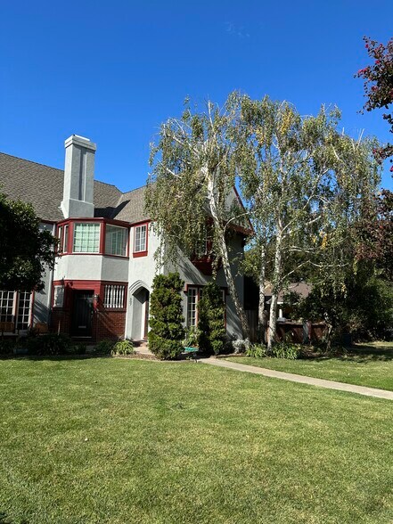 Building Photo - 507 S 15th St