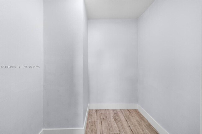 Building Photo - 8901 S Hollybrook Blvd